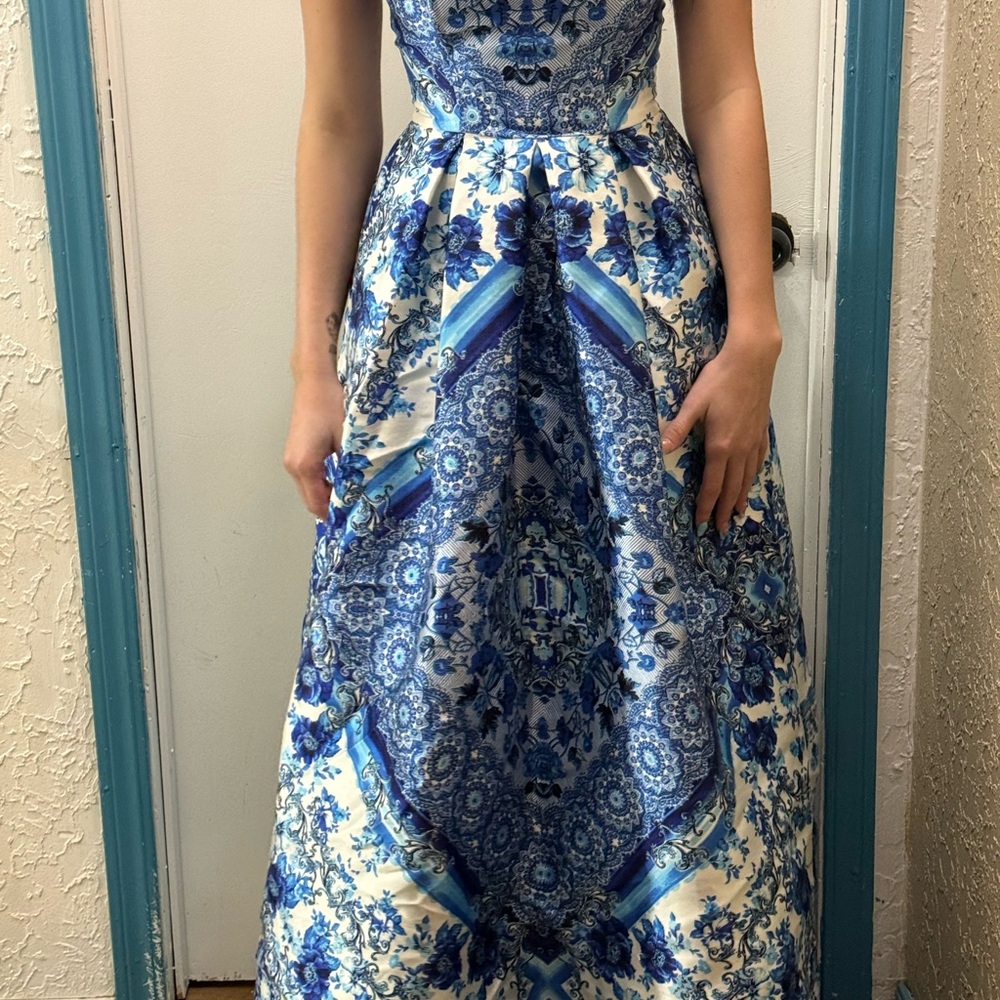 Blue Floral Print Sleeveless Maxi Dress